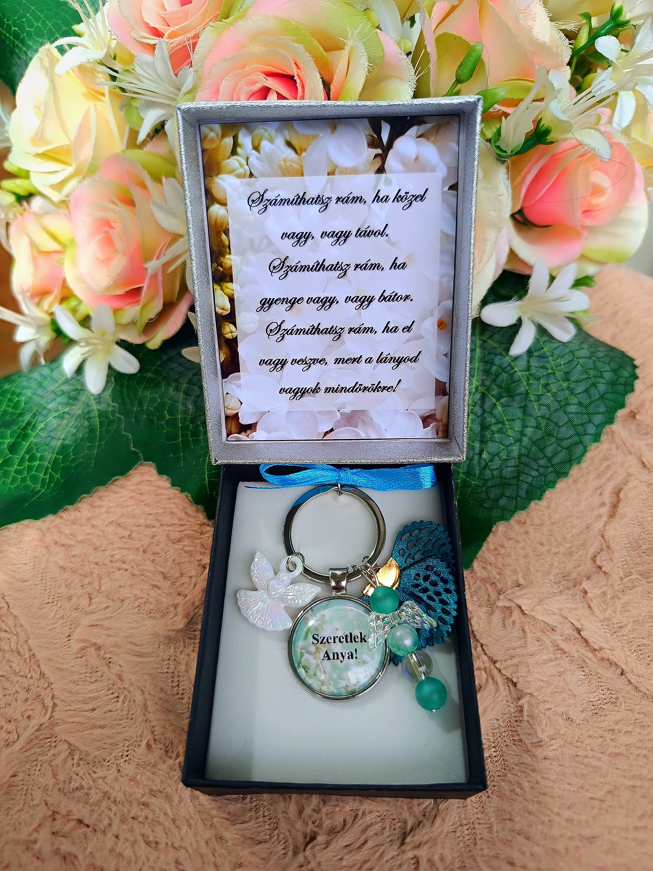 Ajándék anyának szerencse kulcstartó